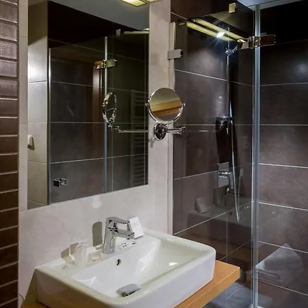Sareza Hotel