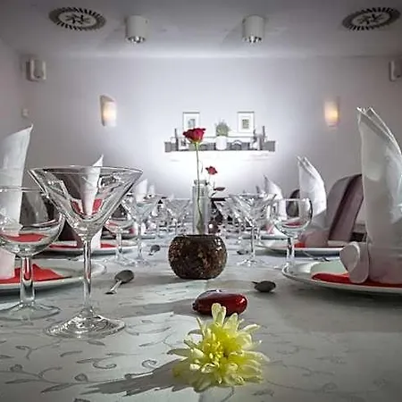 Sareza Hotel
