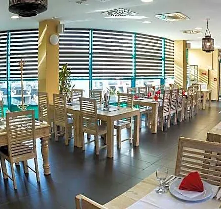 Hotel Sareza 3*