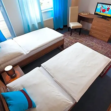 Hotel Sareza 3*