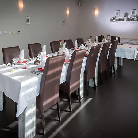 Hotel Sareza 3*