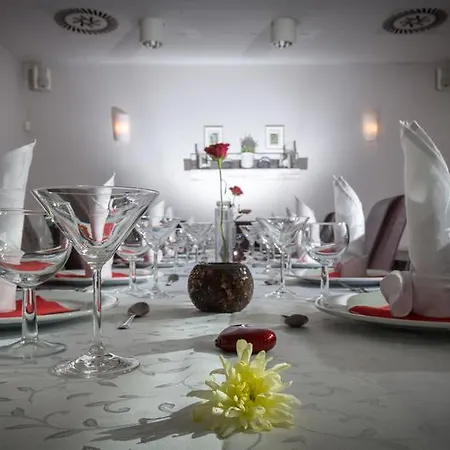 Sareza Hotel