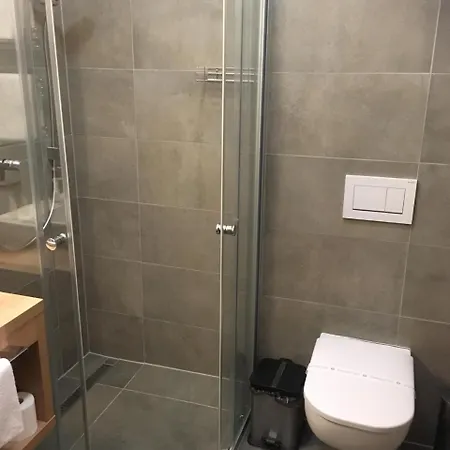 Sareza Hotel