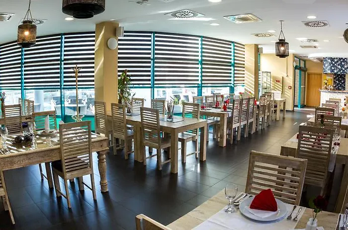 Sareza Hotell 3*