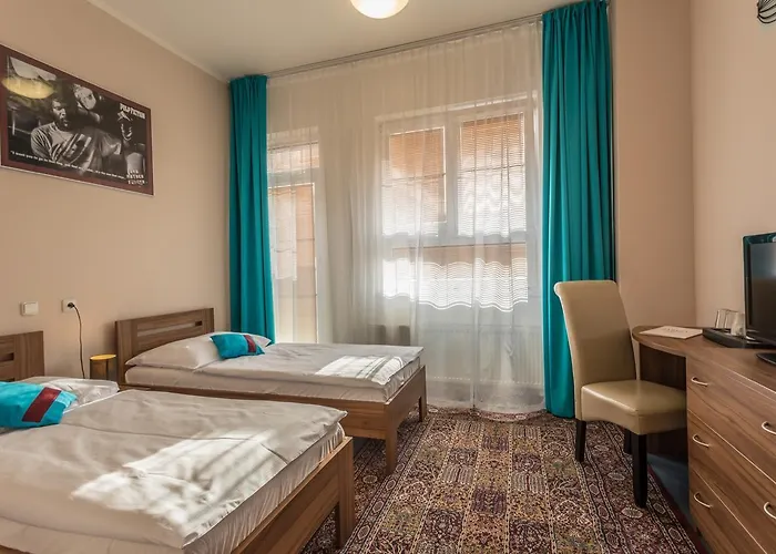 Hotell Sareza 3*